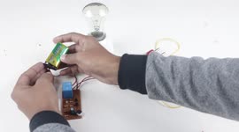DIY specialist designs light bulb circuit that switches on at the sound of a clap