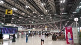 Bangkok Suvarnabhumi Airport receiving slightly more tourists