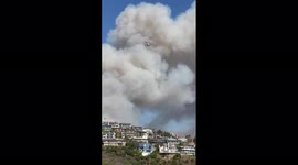 Massive smoke erupts from Laguna Beach, California brush fire