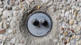 Pareidolia. Paris. Regulator smile. 119 avenue de Choisy. France. 2022