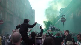 Celtic fans take over Glasgow Cross to celebrate championship win