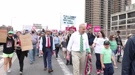 Senators Schumer, Gillibrand march across Brooklyn Bridge during abortion rights protest