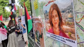 Journalist Shireen Abou Akleh death: Pro-Palestine demo against Israeli government at the occasion of the coming of the famous israeli national dance company BATSHEVA in Paris, Palais de Chaillot, Trocadero, Eiffel Tower, France.15 may 2022. 14h30-16h.  P