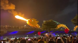 Fire-breathing Dragon Bridge performance attracts thousands of people in Vietnam