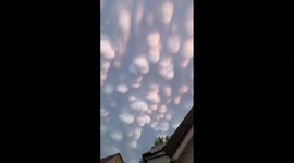 Stunning mammatus clouds hang over Oklahoma amid severe storms