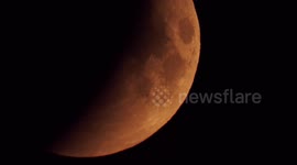 Stunning Blood Moon total Lunar Eclipse captured in Kent, UK