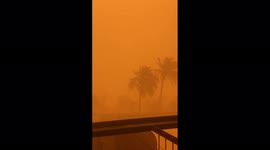 Sandstorm turns skies orange in Iraqi capital