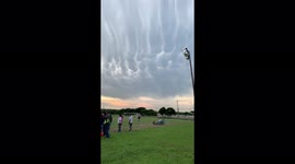 Watch this truly stunning display of mammatus clouds over Austin, Texas