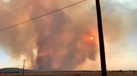 US: Mesquite Heat Fire Sends Huge Smoke Plume In Texas 3