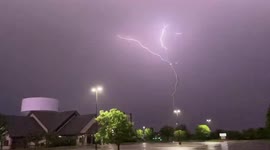 Stunning upward lightning strike captured on camera in Kansas