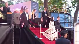 Tom Cruise walks red carpet with Prince William, Kate Middleton at the European premiere of 'Top Gun: Maverick'