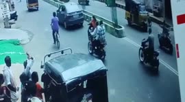 Bike-borne miscreants flee with woman's chain in southern India
