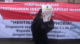Supporters of Ustaz Abdul Somad demonstrate at the Singapore Embassy in Indonesia