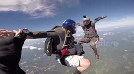 US skydive ends in broken pelvis