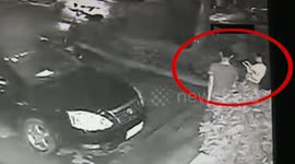 Rampant thief robs mobile from woman's hands on street