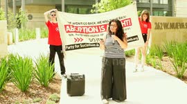 Abortion activsts protest Roe vs Wade decision.