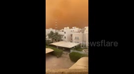 Timelapse shows moment sandstorm engulfs city in Kuwait