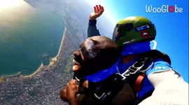 'Skydiver 'flies like a meteorite' over the city of Melbourne '