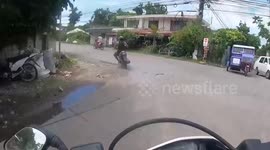 Policeman records high-speed motorcycle chase pursuing suspect