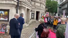 Shell meeting attendees heckled by Extinction Rebellion activists in London