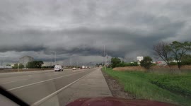 Menacing-looking storm slams Chicago skies