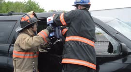 Mount Carmel Rescue 5 training on vehicle side removal of a motor vehicle