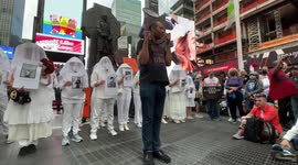 Moment of silence held in Times Square for Uvalde shooting victims