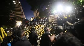Barricades broken by Sri Lankan protesters demanding president's resignation