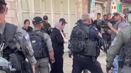 Clashes in Jerusalem as Israeli flag march enters Al-Aqsa mosque