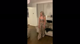 'Duo attempts the famous 'Dirty Dancing' lift *It BACKFIRED TERRIBLY*'