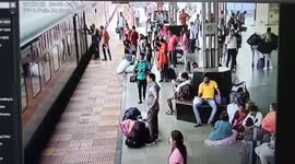 Alert cop saves passenger trying to board moving train in central India