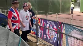 Royal family enthusiasts arrive to get prime camping spots ahead of Platinum Jubilee