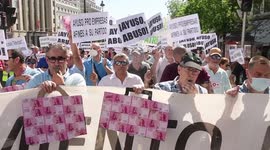 El sector del taxi se moviliza en Madrid, España por el cumplimiento de la Ley 1/30