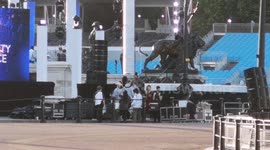 Sneak Peek Of Sam Ryder Preforming Outsude Buckingham Palace