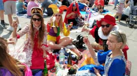 'Long live the Queen!' - Londoners get ready for Jubilee celebration