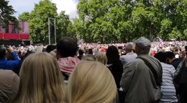 People Cheer In St James Park When They See The Queen