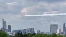 UK: Platinum Jubilee – Red Arrows Flypast With Colored Smoke