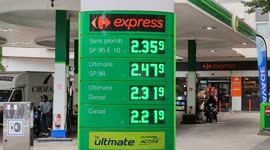 Fuel prices keep reaching new heights, worsening the cost of living crisis Paris, rue de la Convention. Consequence among others largely since the war Ukraine-Russia. 4 june 2022