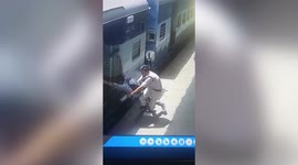 Brave cop saves passengers from falling in tracks after latter slips boarding moving train in northern India