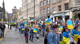 Ukrainian anti-war protesters march through the Royal Mile in Edinburgh