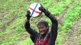 Gloucestershire Cheese Rolling 2022: North Carolina student wins Women's Race