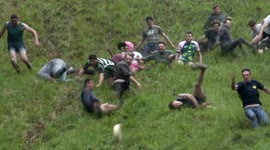 Cheese rolling race 2022: slow-mo edit (mute)