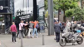 Paris: Street fight including an off duty police officer trying to stop the brawl. 7 june 2022