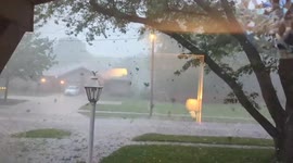 US: Large Hail Hits Omaha, Nebraska Amid Severe Thunderstorm Warning