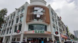 Malaysia’s BIGGEST 7-Eleven Cafe in Puchong