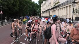 Mass group of worldwide naked bike ride set off from Regents Park