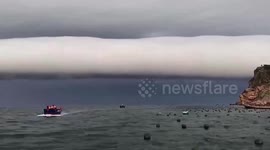 Rare roll cloud spotted above sea in eastern China