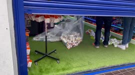 UK authorities raid vape shop in latest Oxford Street crack-down