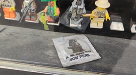 Starwars condom reading in french - I won't be his father. (Je ne serai pas son père). Paris, France, rue de Charenton. 17 june 2022