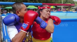 Locals hold hilarious 'water boxing' contest during community sports festival